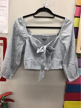 Wild fable women’s ruched crop top blouse size medium pinstripe new from target